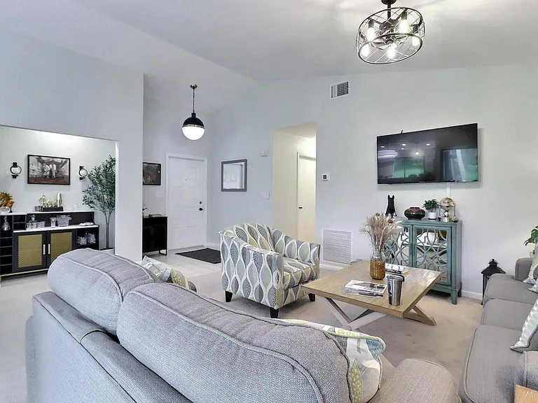 2514 Bedford Mews Dr — Photo 5
