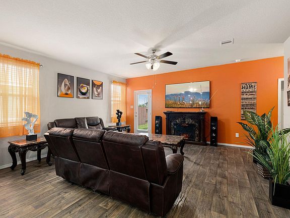 4th image of 5906 Hollyhocks St