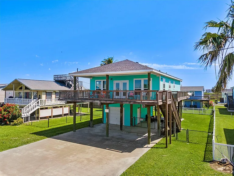 3923 Reeves Dr — Photo 3