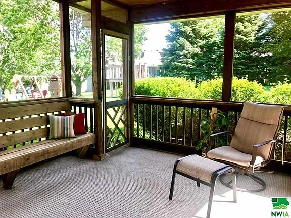 4th image of 4812 Oxford Dr