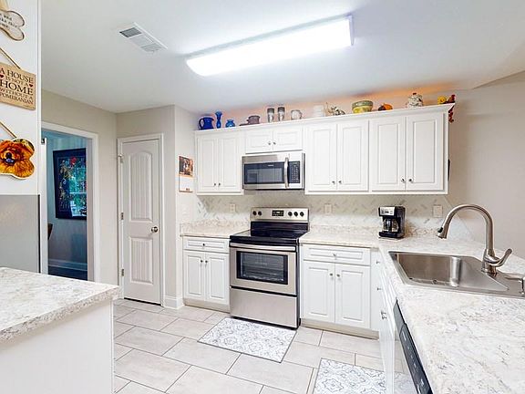 3rd image of 1324 Crawford Creek Pl