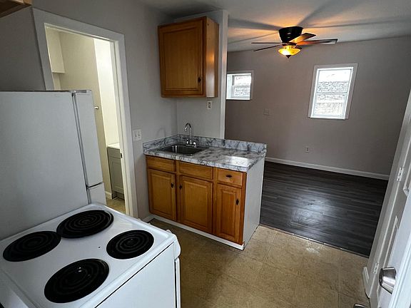5th image of 87 1/2 Saint Paul St