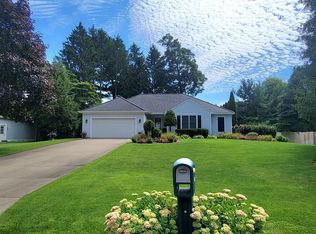 15336 Hofma Dr, Grand Haven, MI 49417