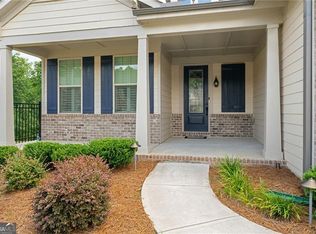 272 Silver Ct, Hoschton, GA 30548