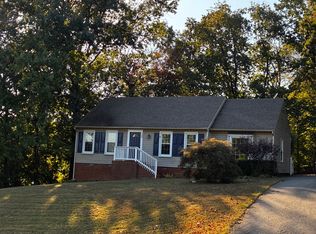 100 Castle Rock Dr, Fredericksburg, VA 22405