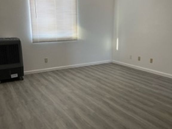 5th image of 510 E 1st St #107