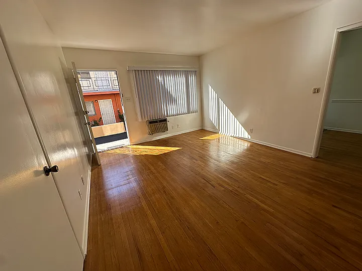 202 E Fairview Ave #102 — Photo 4