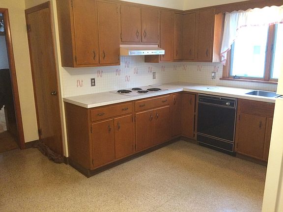 KItchen stovetop and sink