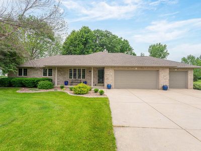 2893 Woodhaven Cir, De Pere, WI, 54115
