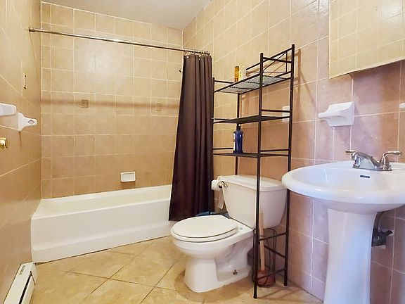5th image of 1064 Myrtle Ave #3F
