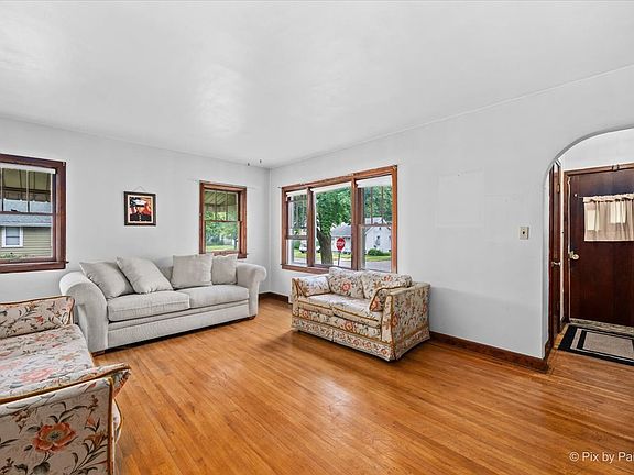 2nd image of 867 Clay St