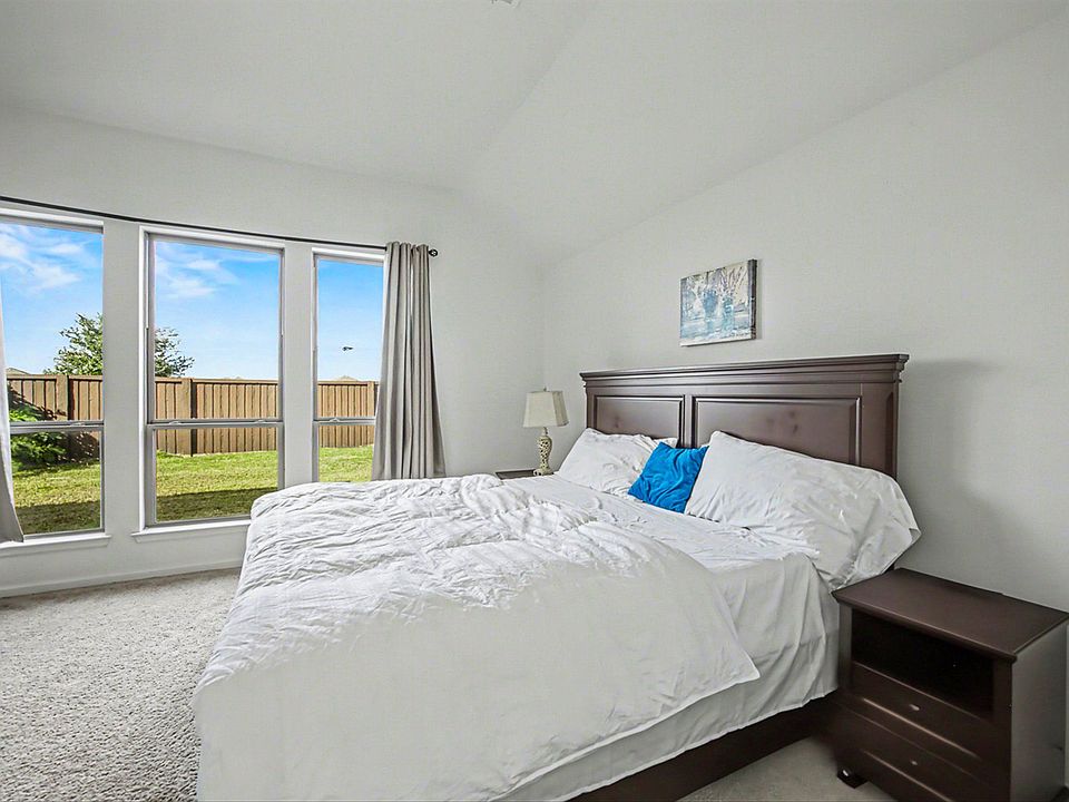 1st image of 5610 Vintage Oaks Ln