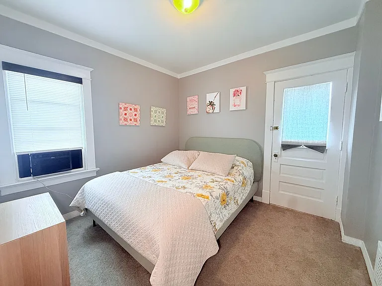 1610 Clarewood Ave — Photo 12