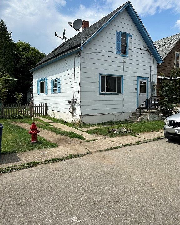 1st image of 122 Weimar St
