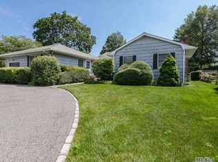 2000 Lilac Dr, Westbury, NY 11590