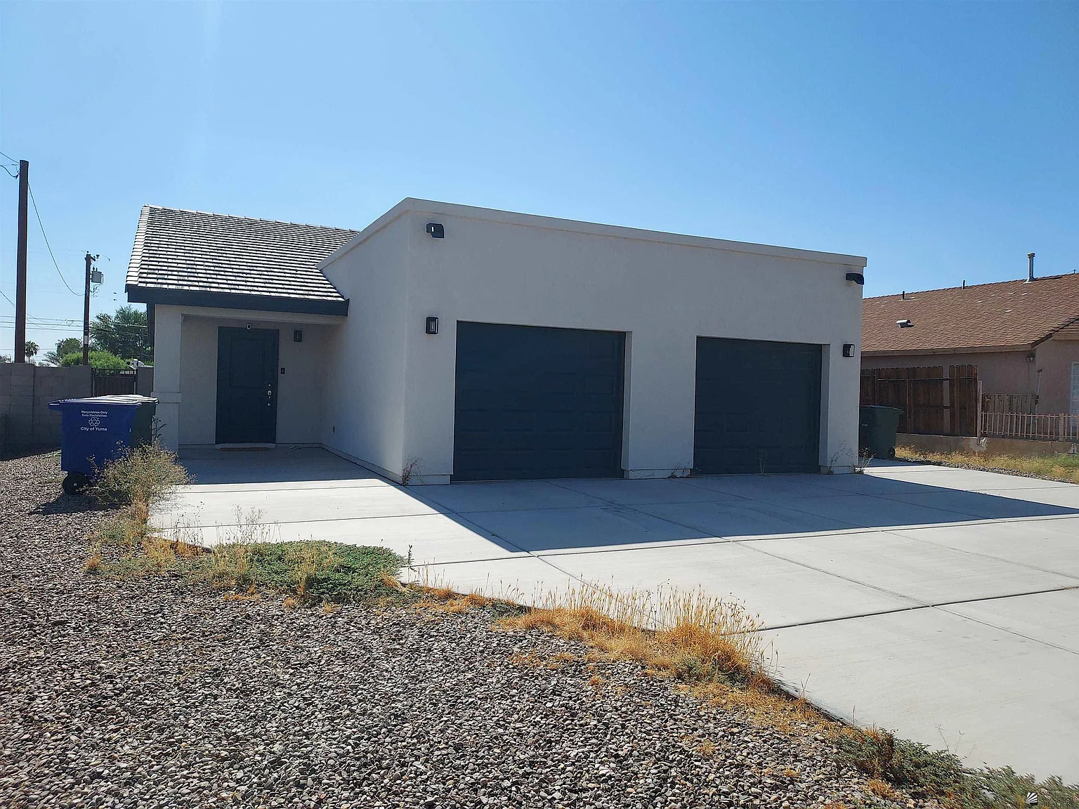 2 bed, 1.0 bath, 1045 sqft, $1,300 — Photo 1