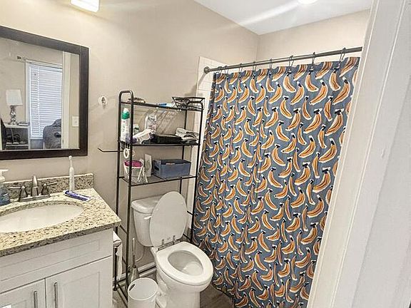 5th image of 907 15th Ave APT 7