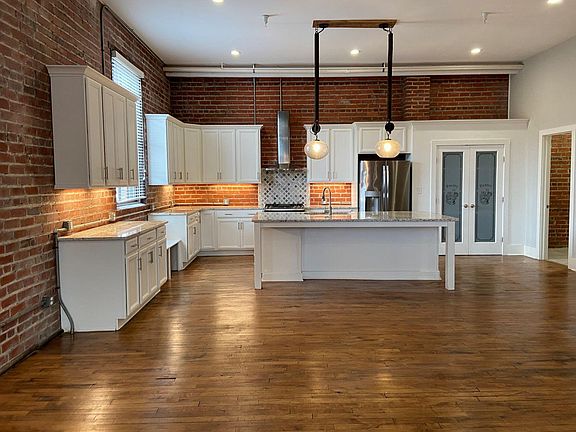 3rd image of 1200 Commerce St