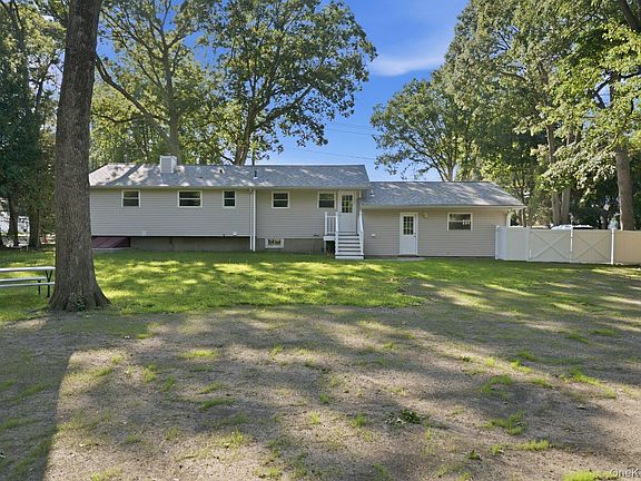 5th image of 65 Holbrook Rd
