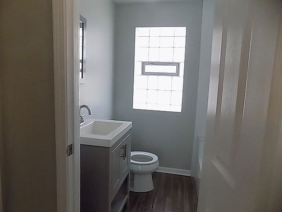 5th image of 2031 S 10th Ave