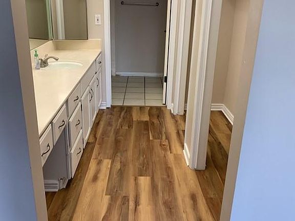 3rd image of 5753 Waterbury Cir Unit E