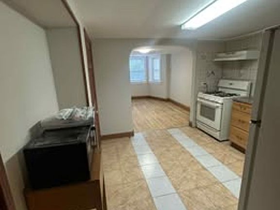 4th image of 3709 W Diversey Ave #Bf