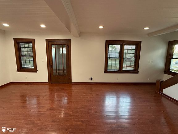 2nd image of 2037 E Grand Blanc Rd