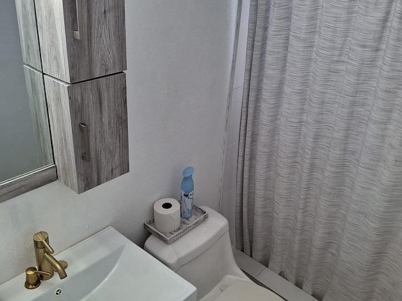 4th image of 1288 Avenue Hostos #111