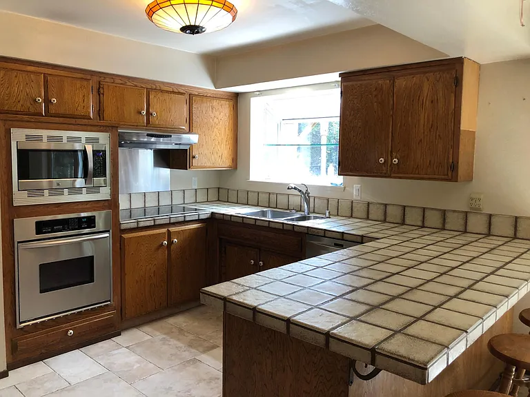 21960 Oaknoll Ct — Photo 8