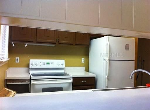 2nd image of 1428 Oak Pl APT G