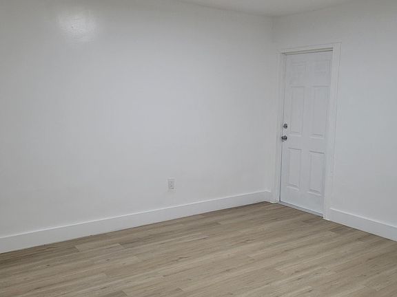 3rd image of 1127 NW 1st Pl APT 3