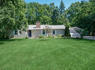 2829 Lakeshore Dr, Saint Joseph, MI 49085