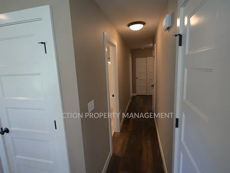 41 Victoria View St — Photo 13
