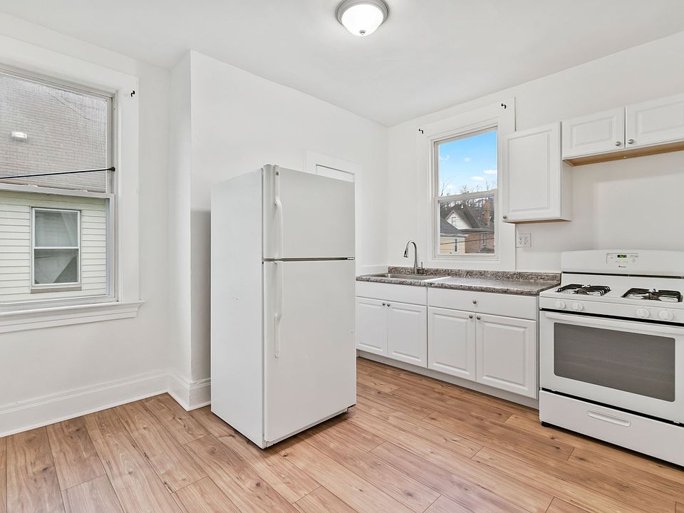 1st image of 1528 Ridge Ave Floor 2