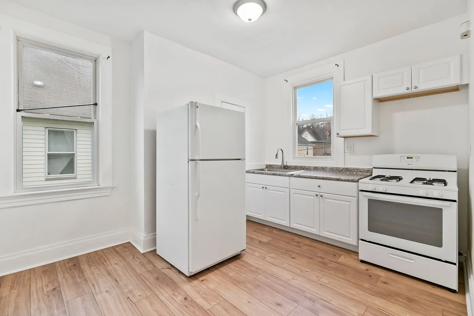 1528 Ridge Ave Floor 2 photo 1