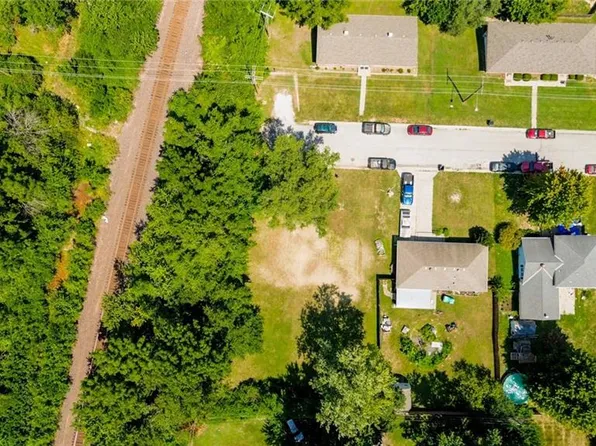 13501 E 39th St S, Independence, MO 64055