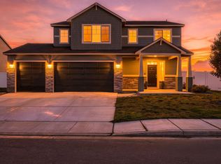 303 Jade Ave, Grandview, WA 98930
