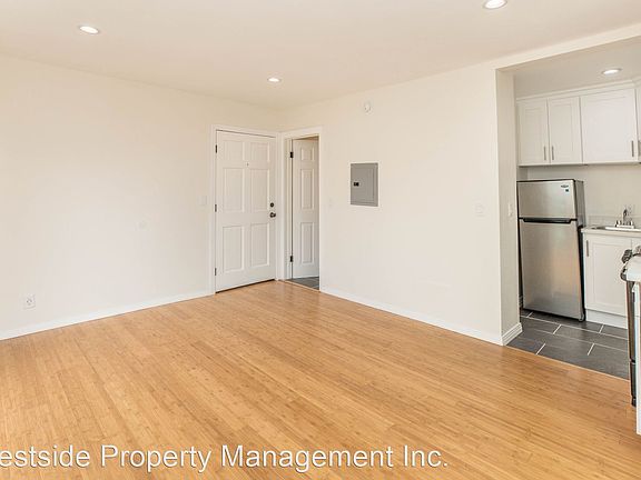 4th image of 18 Sunset Ave APT 1