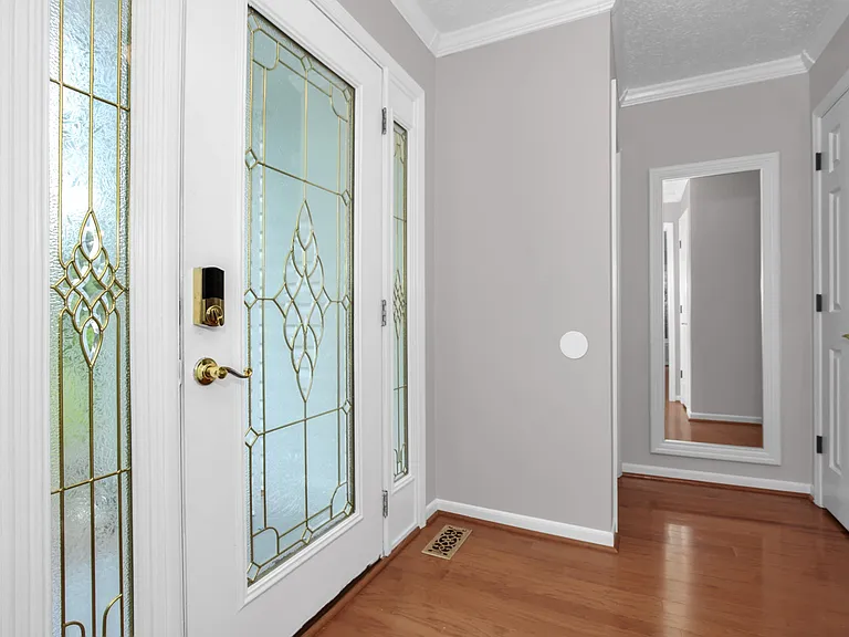 853 Foxcroft Dr — Photo 6