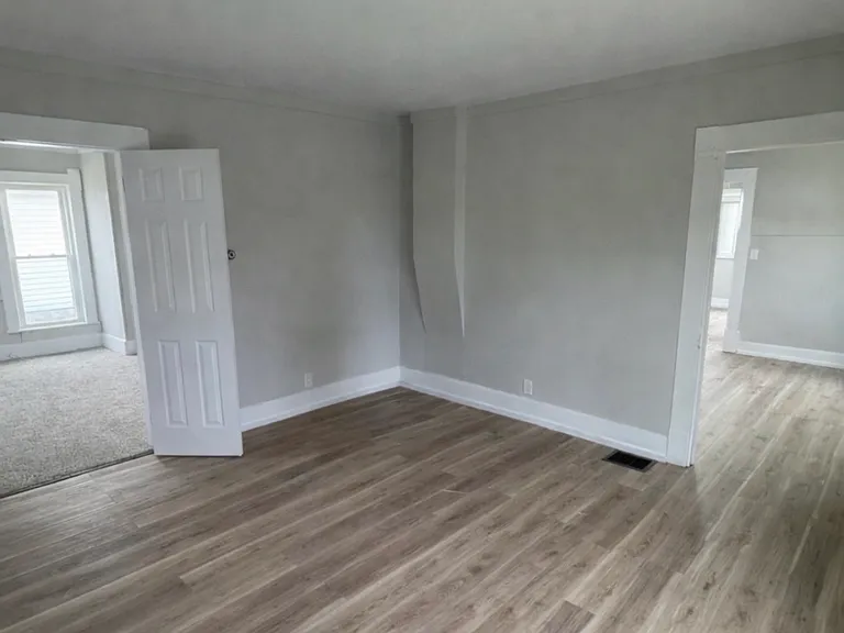 1135 N Bell St — Photo 4