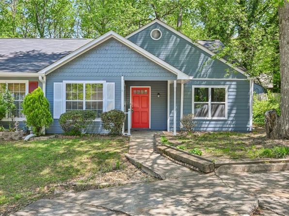 5126 Farm Place Dr NE, Woodstock, GA 30188