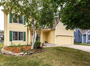 12493 S Crest Cir, Olathe, KS 66061