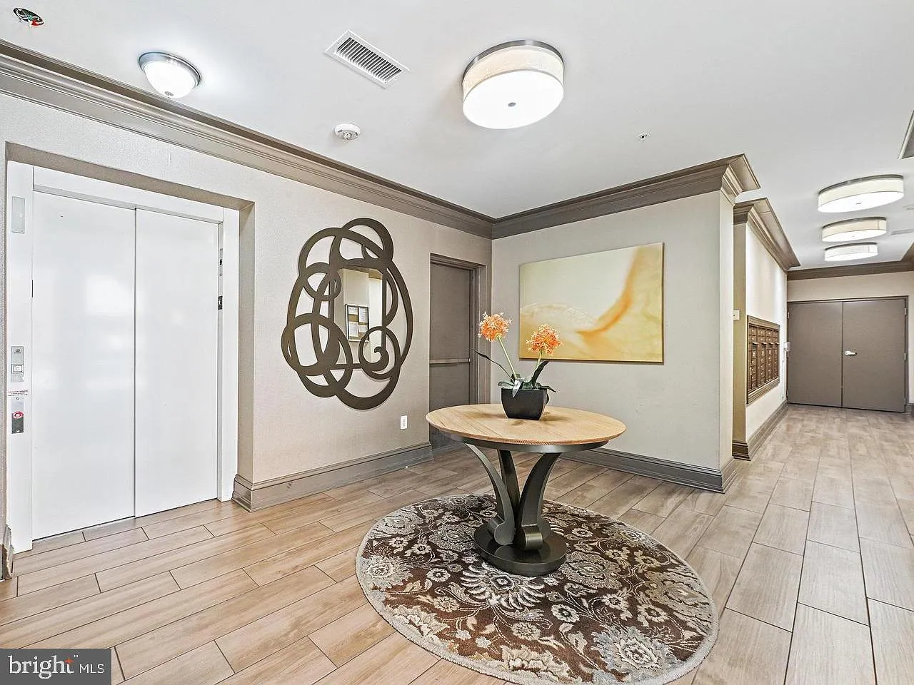 2 bed, 2.0 bath, 1323 sqft, $2,900 — Photo 2