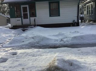 865 Oakland Rd NE, Cedar Rapids, IA 52402