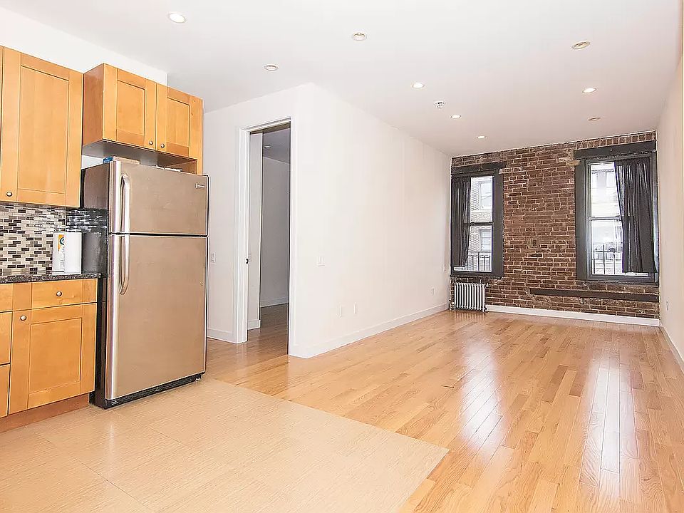 1st image of 3124 32nd St #2D