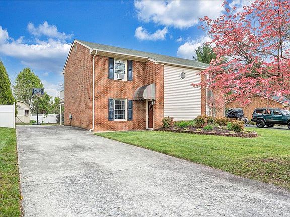 2nd image of 104 Hart Dr