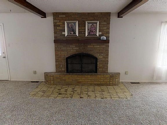 2nd image of 1005 N Main Ave