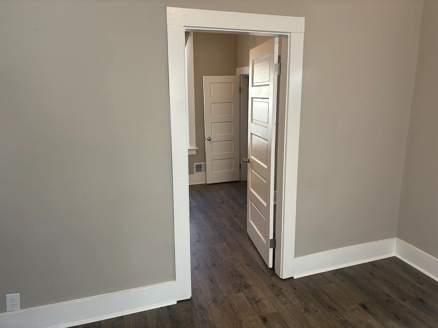 1102 Dodge Ave — Photo 4