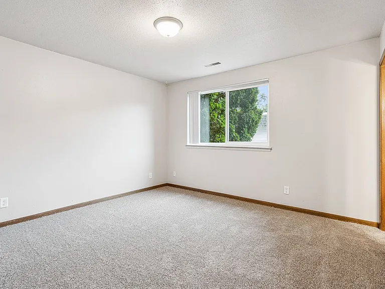 Lantern Square Apartments Spacious 1, 2 & 3 Bedrooms — Photo 43