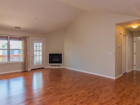4th image of 1620 Oakfield Dr